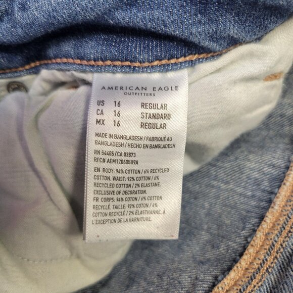 American Eagle Women's Size 16 Jeans Mom Jean Distressed Raw Hem - Picture 10 of 10